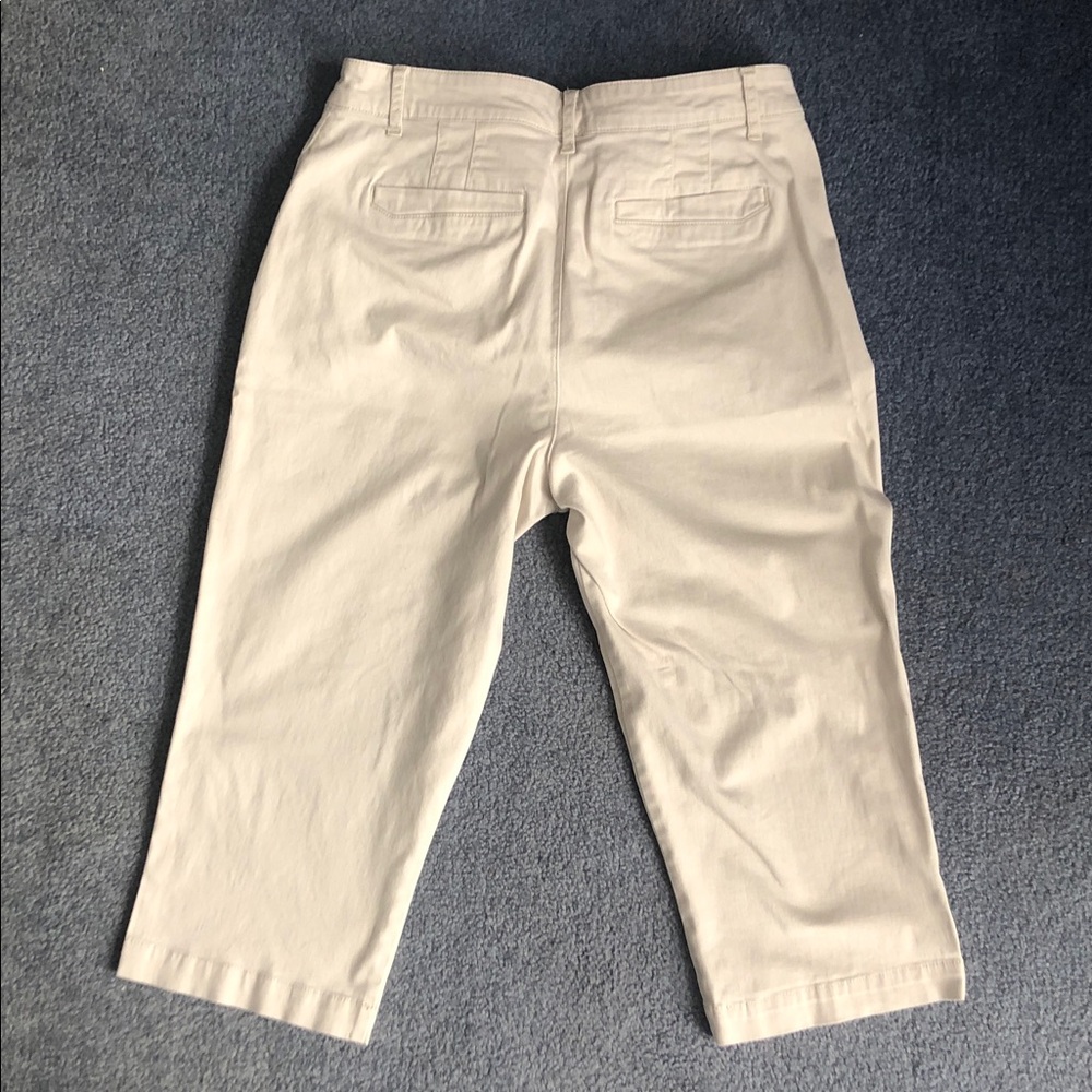 Gloria Vanderbilt Khaki United Light Beige/Taupe Pants Capris Size 6 Women’s - Picture 2 of 5